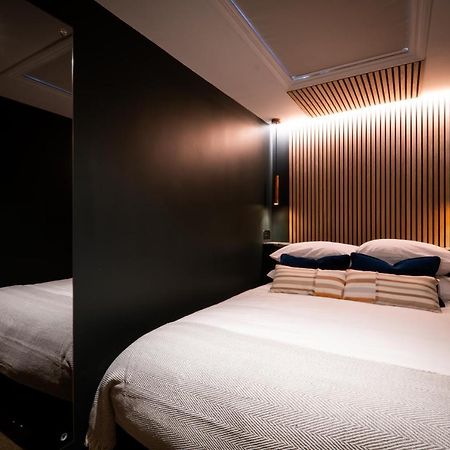 Craig'S Suites Windermere Bagian luar foto