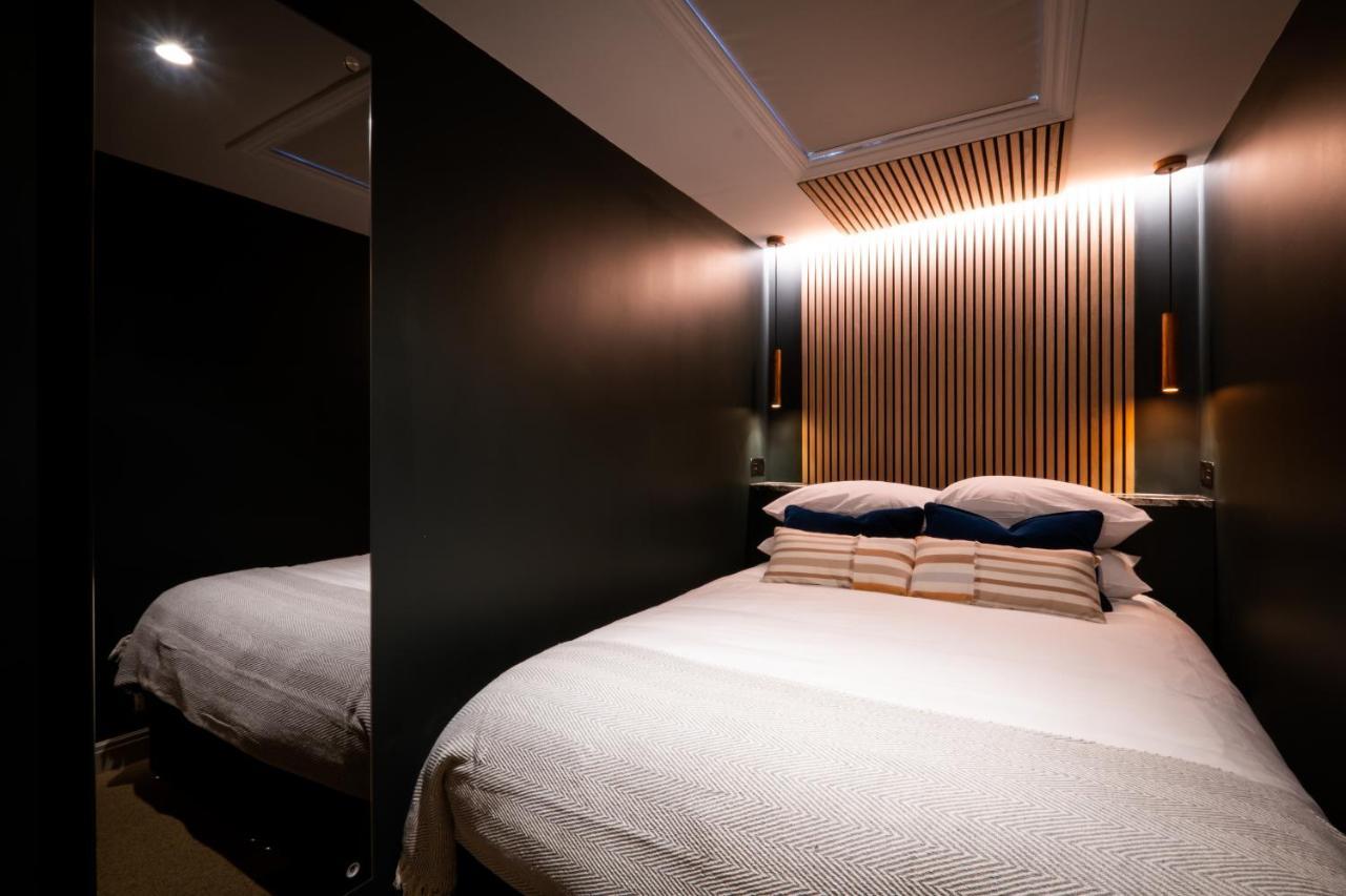 Craig'S Suites Windermere Bagian luar foto