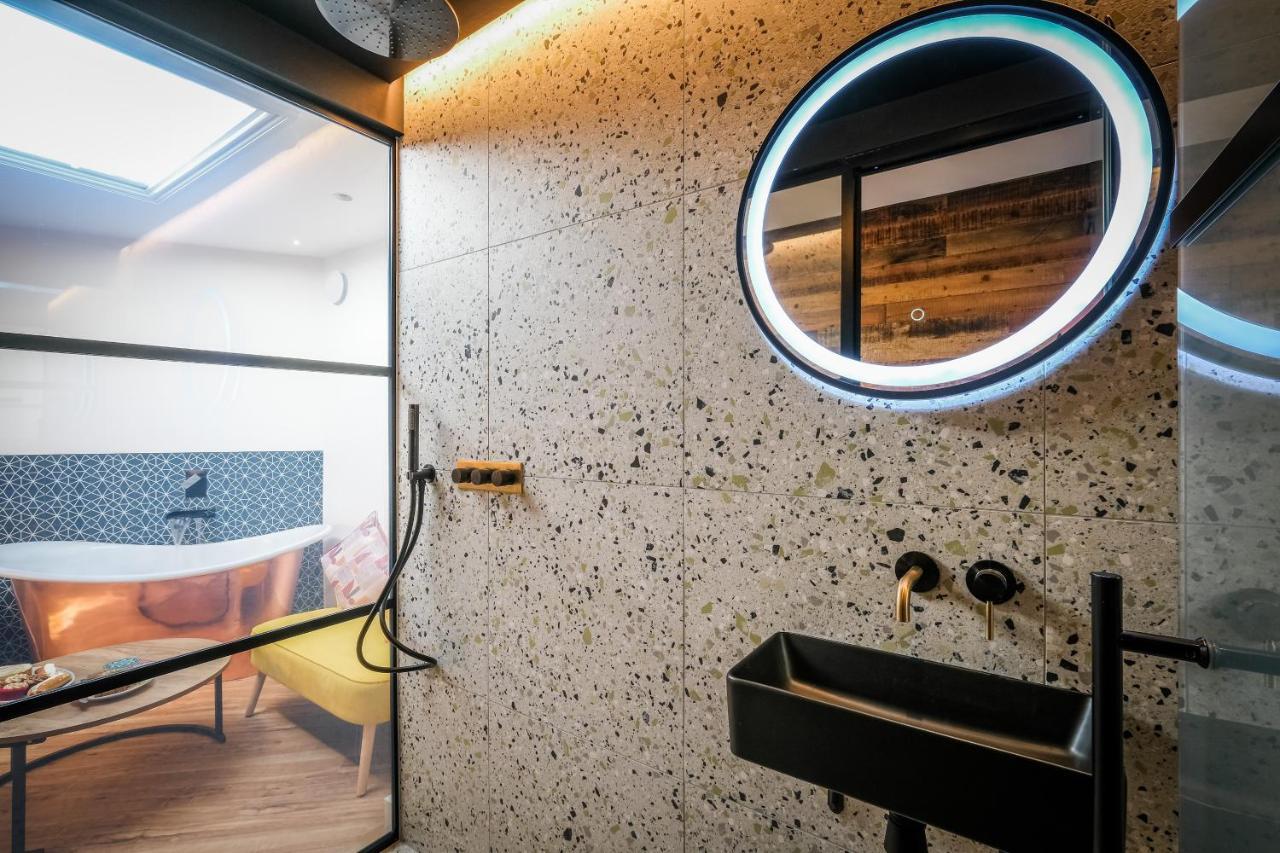 Craig'S Suites Windermere Bagian luar foto