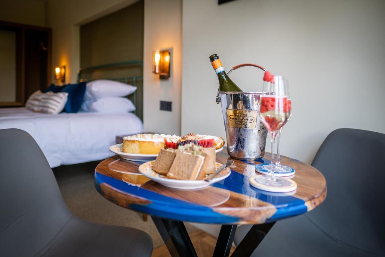 Craig'S Suites Windermere Bagian luar foto