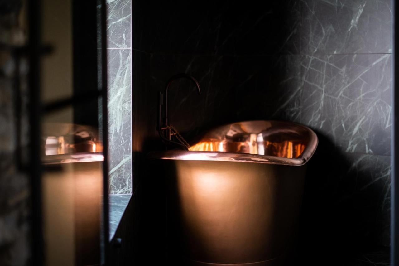 Craig'S Suites Windermere Bagian luar foto
