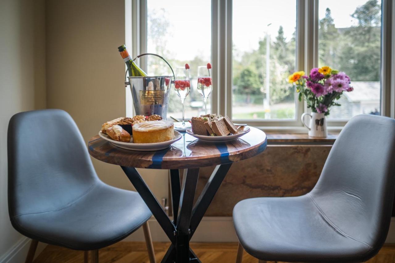 Craig'S Suites Windermere Bagian luar foto