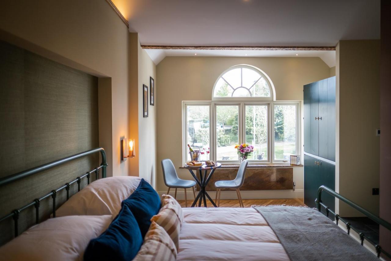 Craig'S Suites Windermere Bagian luar foto