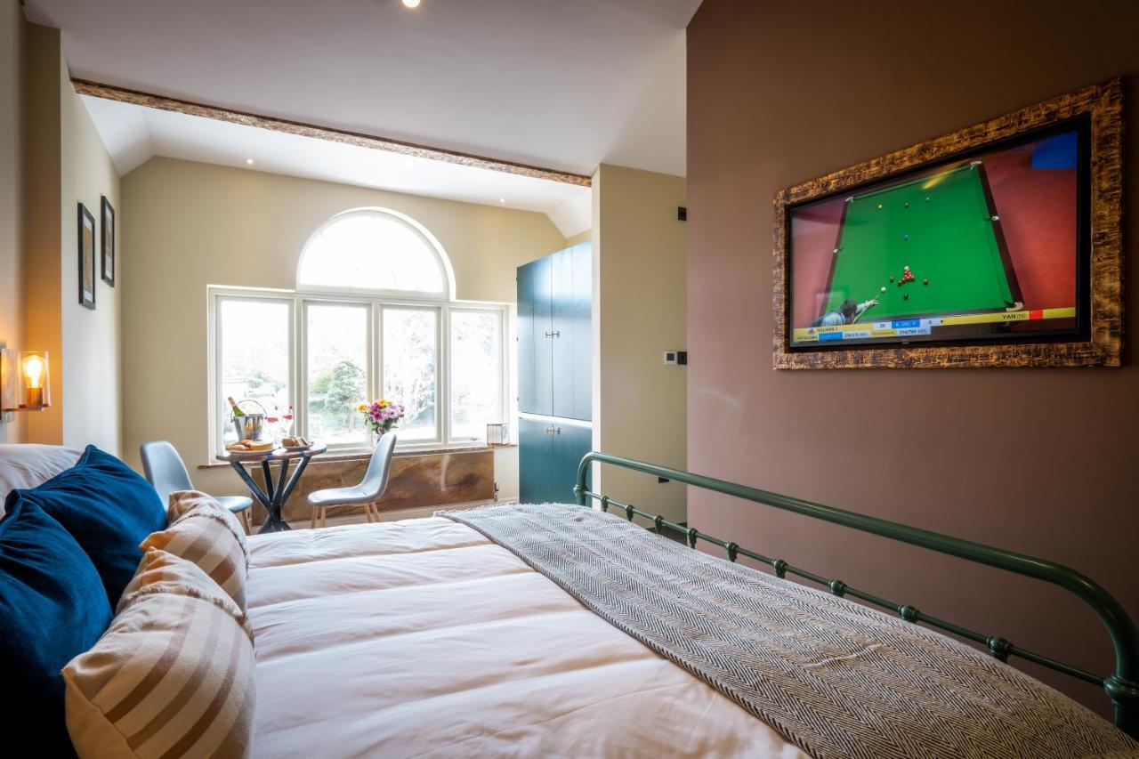 Craig'S Suites Windermere Bagian luar foto