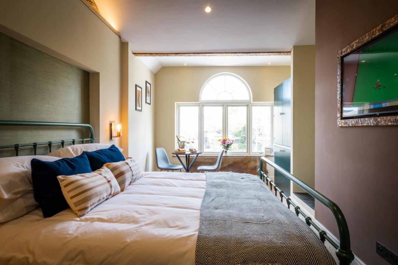 Craig'S Suites Windermere Bagian luar foto